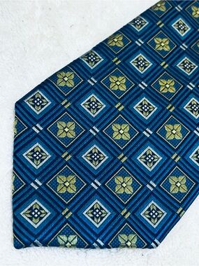 Brand New Stylish Tie By The Tie Bar